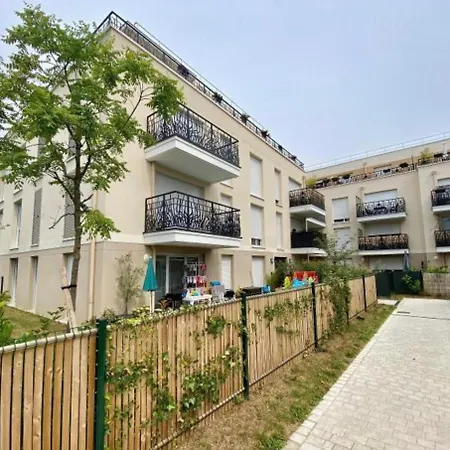 Bel Apparemment Bien Equipe Apartamento *